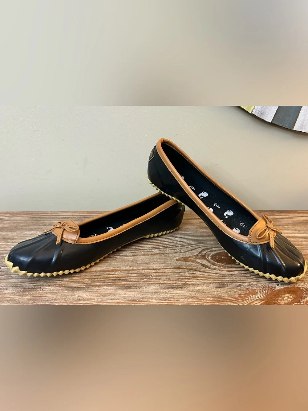 London Fog Webster Duck Shoe Navy and Tan Size 8 Waterproof